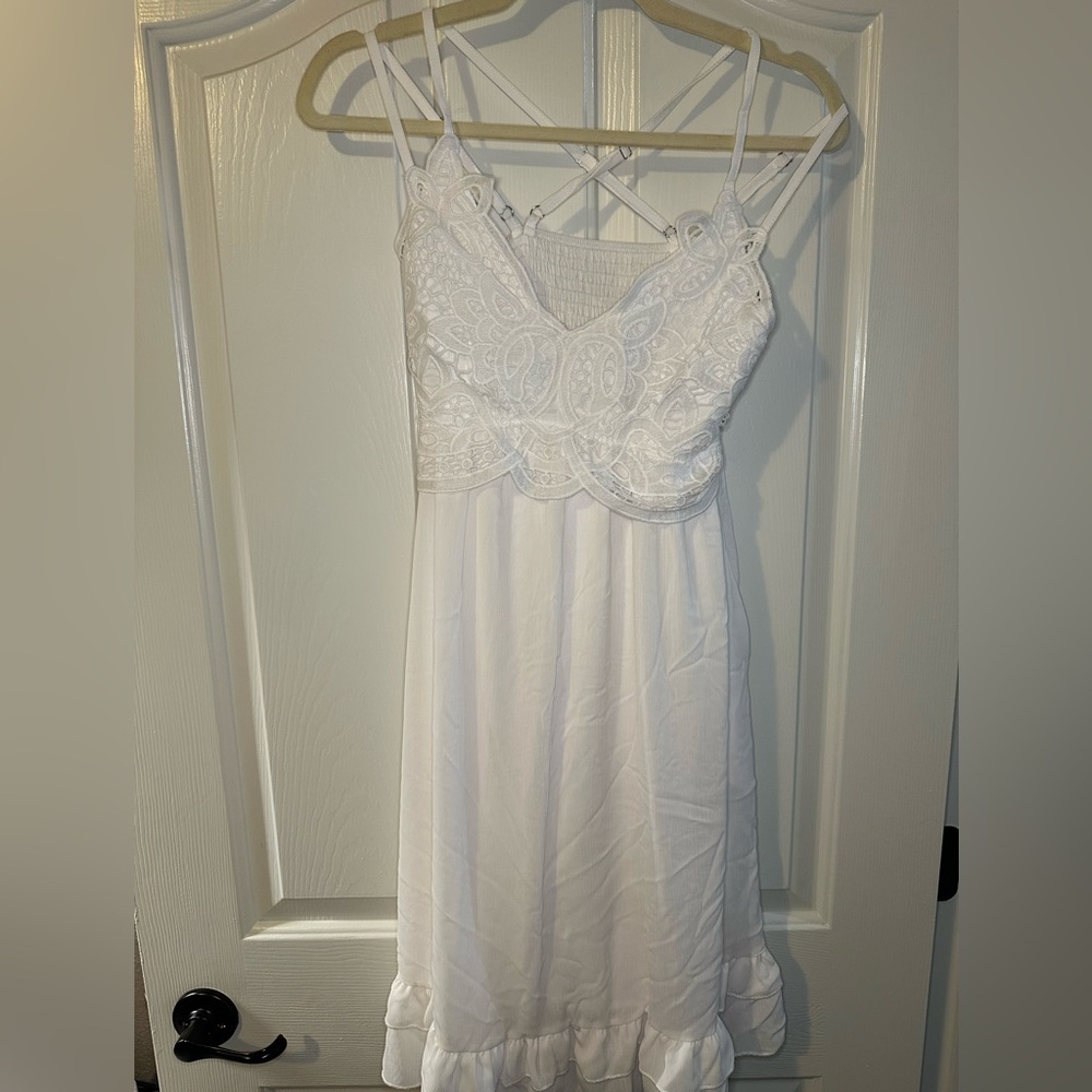 White Lace Sleeveless Dress